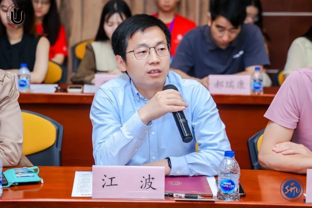 图片11 校友江波.JPG