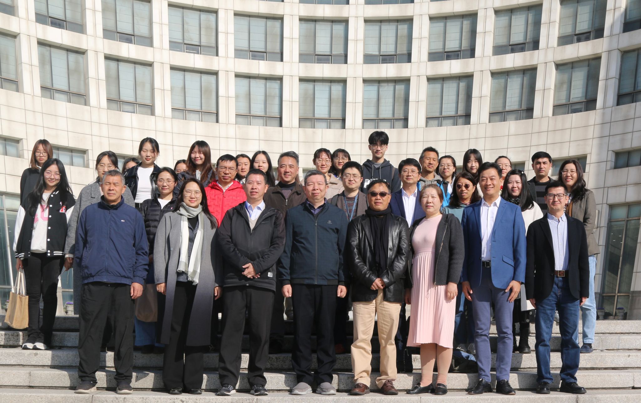 合影.jpg 合影.jpg