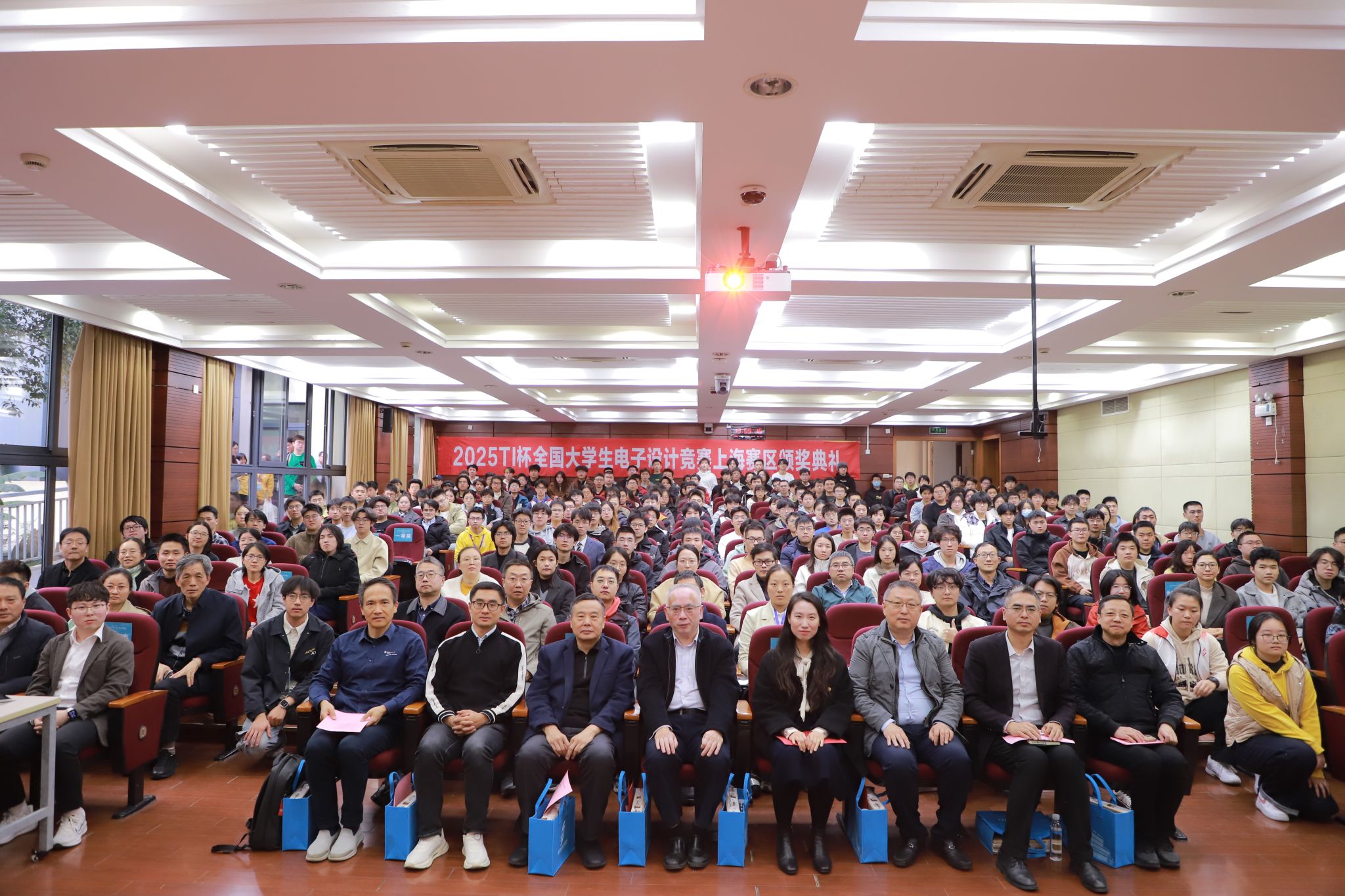 IMG_5678.JPG IMG_5678.JPG