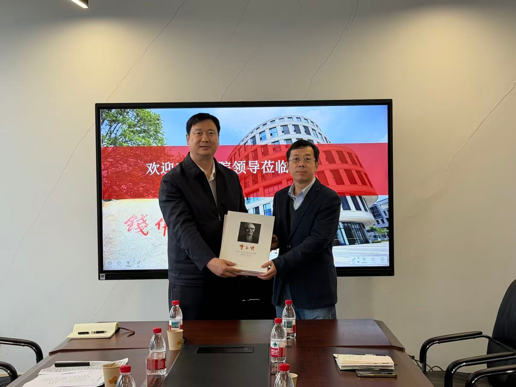 66cfe2c14c1ba7227bd6380a7c51cde7.jpg 66cfe2c14c1ba7227bd6380a7c51cde7.jpg